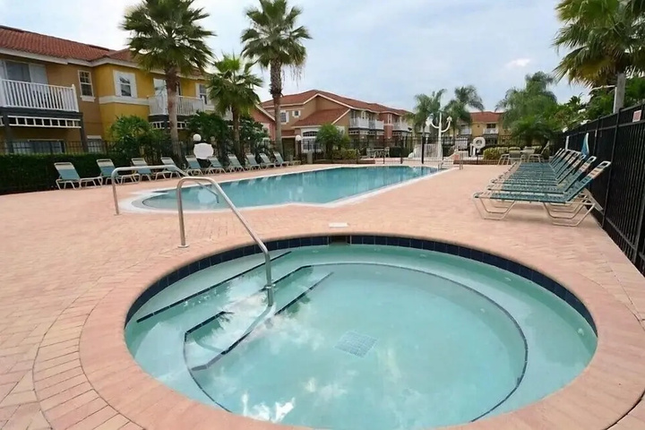 Pool 11 of 27
