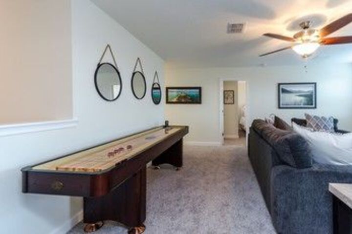 Room 17 of 32