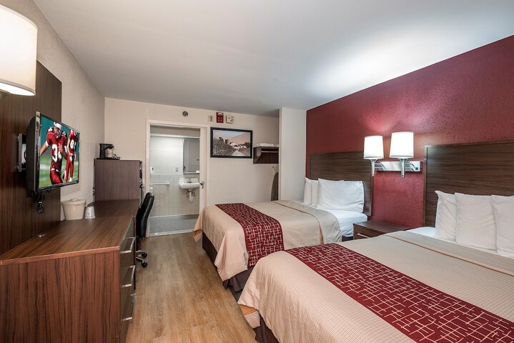 Room 17 of 37