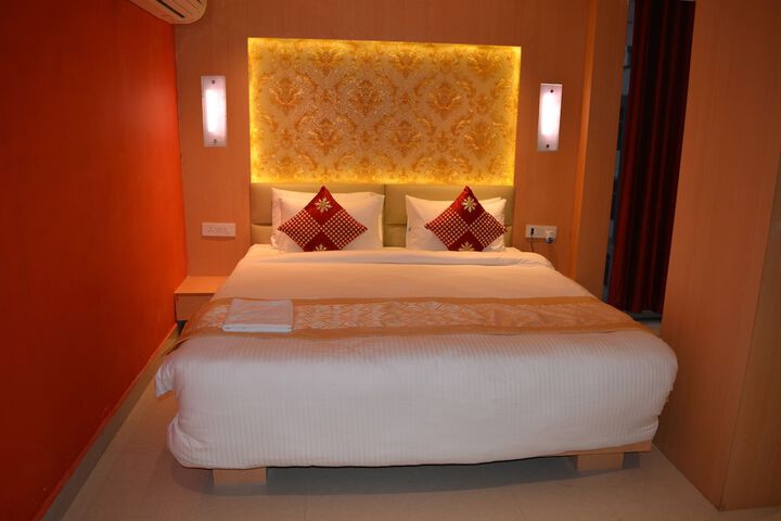 Room 12 of 53