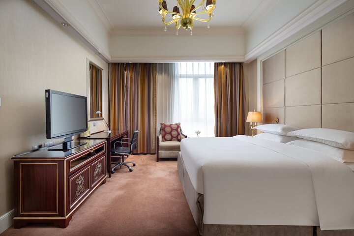 Room 5 of 61
