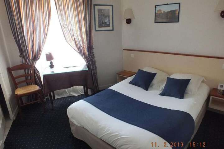 Room 9 of 32