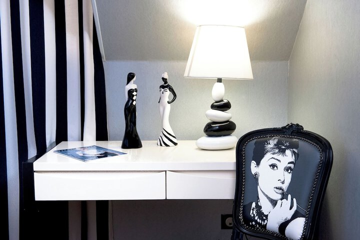 Room 61 of 117