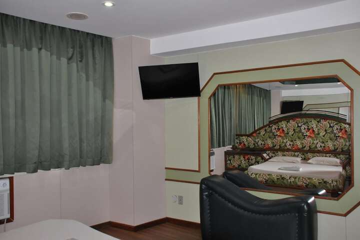 Room 19 of 34