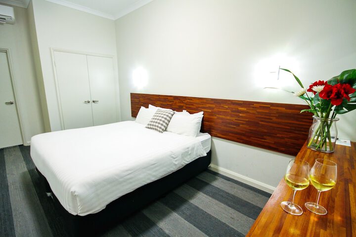 Room 10 of 40