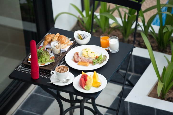 Breakfast/Coffee Service 39 of 80