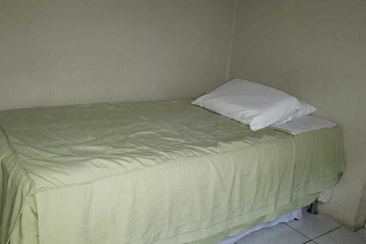 Room 4 of 62