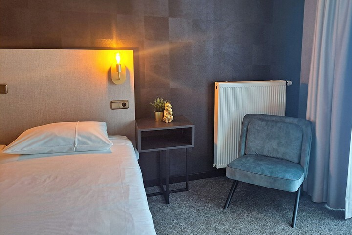 Room 15 of 61