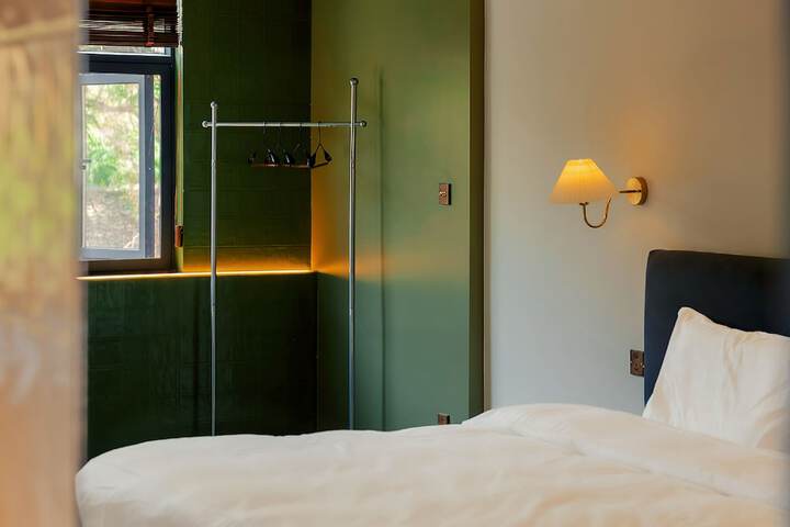 Room 40 of 62