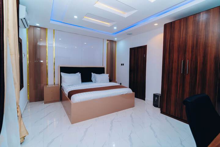 Room 18 of 60
