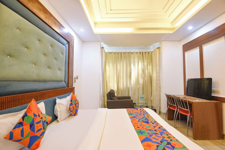 Room 12 of 30