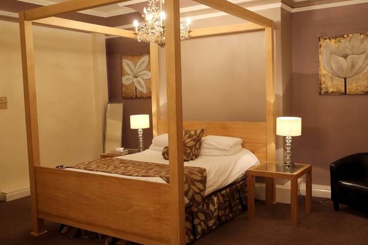 Room 6 of 48