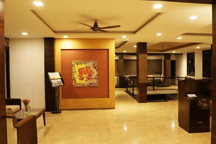 Entrance & Lobby