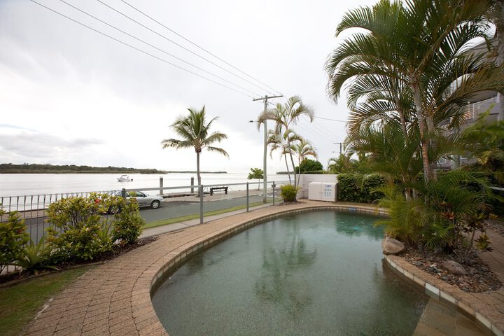 Pool 18 of 24