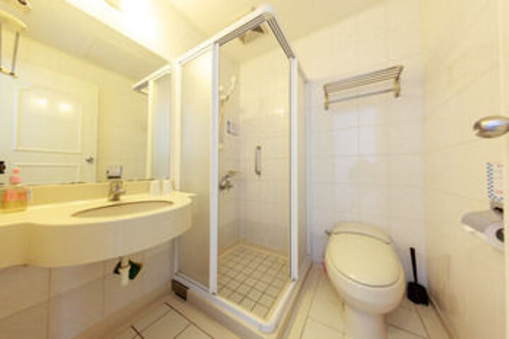 Room 2 of 89