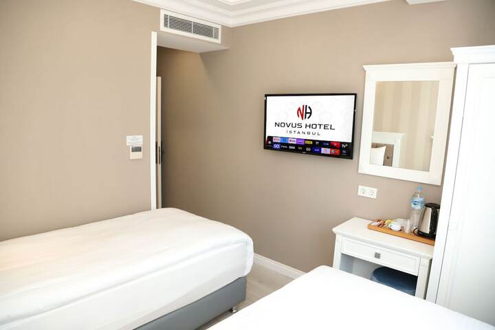 Room 6 of 28