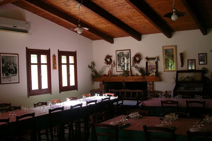 Ballroom/Hall 12 of 19
