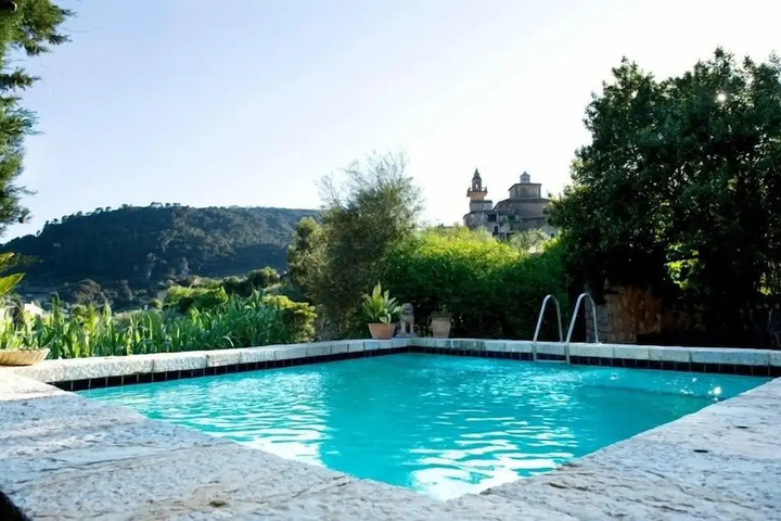Pool 17 of 23