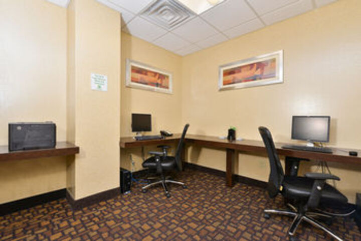 Business Center 5 of 28
