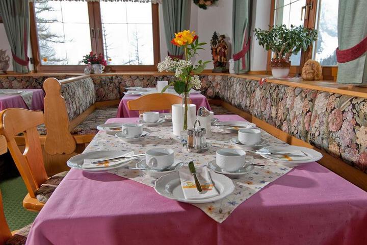 Dining 13 of 13