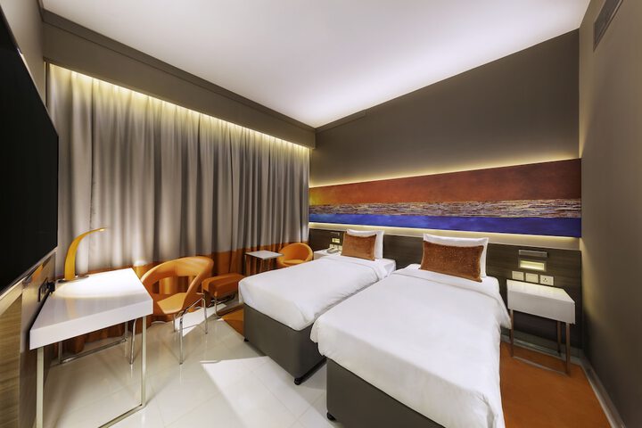 Room 3 of 25