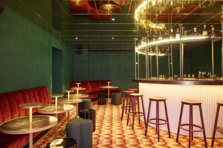 Lounge 158 of 225