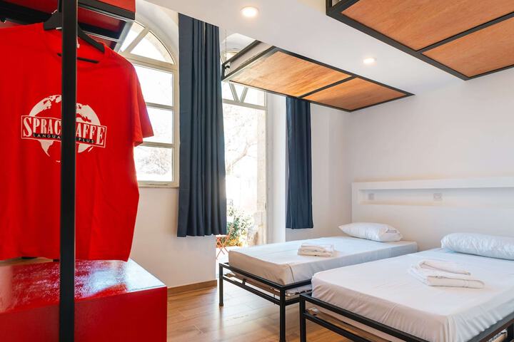 Room 4 of 59