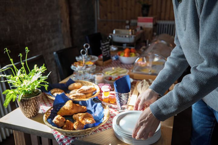 Breakfast/Coffee Service 82 of 110