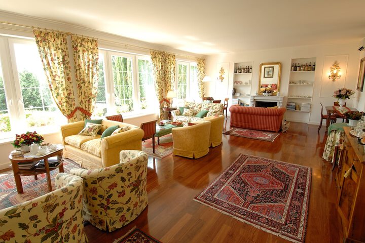 Entrance & Lobby