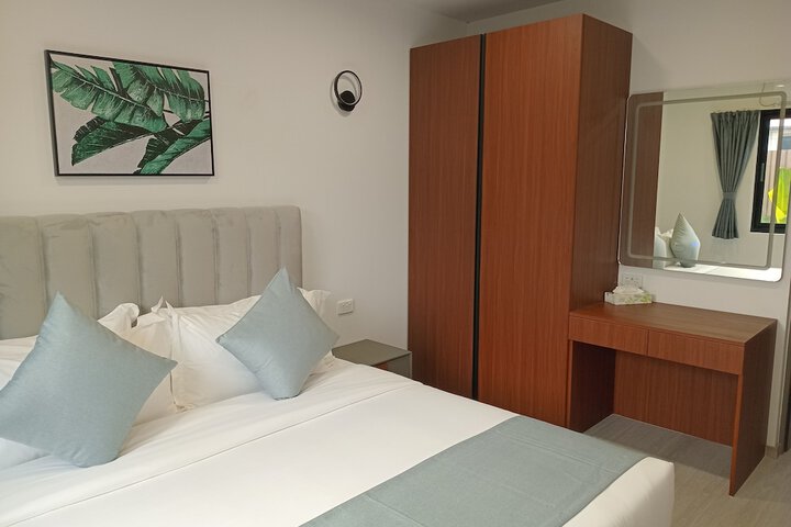 Room 12 of 53