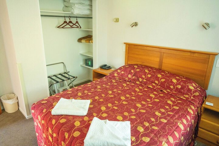Room 8 of 36