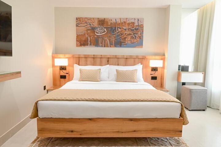 Room 4 of 10