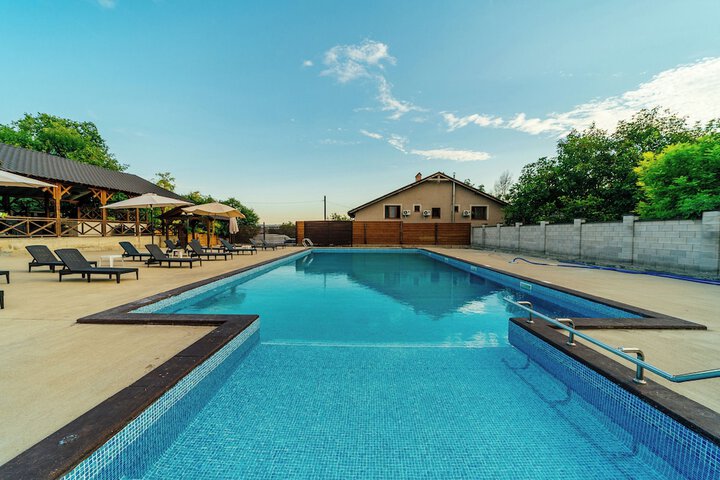 Pool 24 of 27