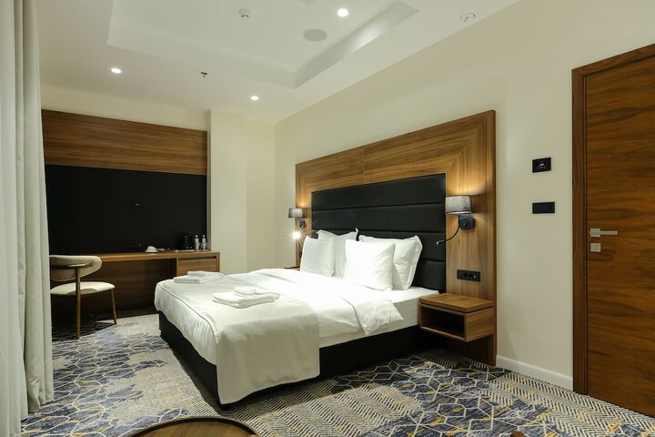 Room 37 of 103
