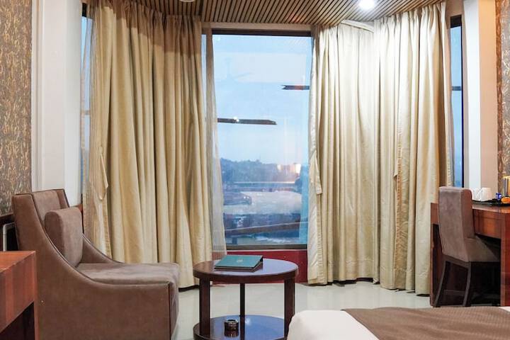 Room 3 of 40