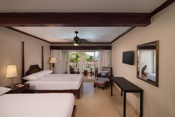 Room 8 of 34