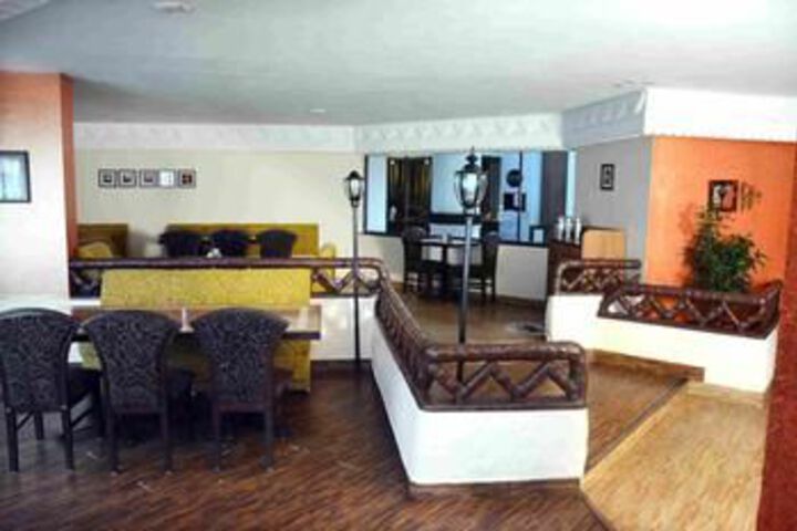 Ballroom/Hall 7 of 10