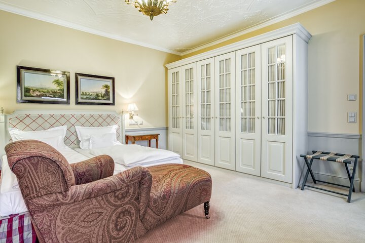 Room 14 of 80