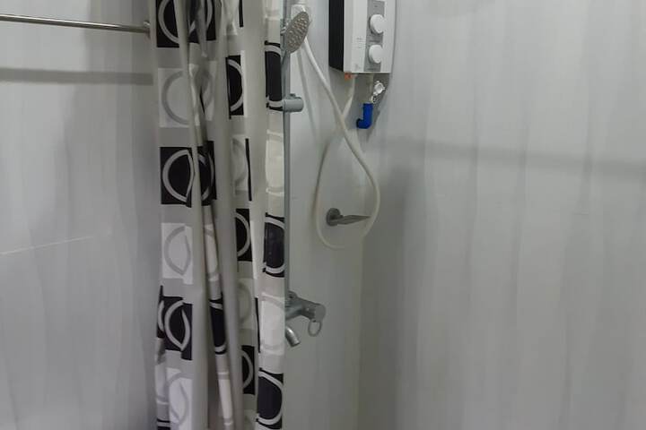 Room 5 of 10