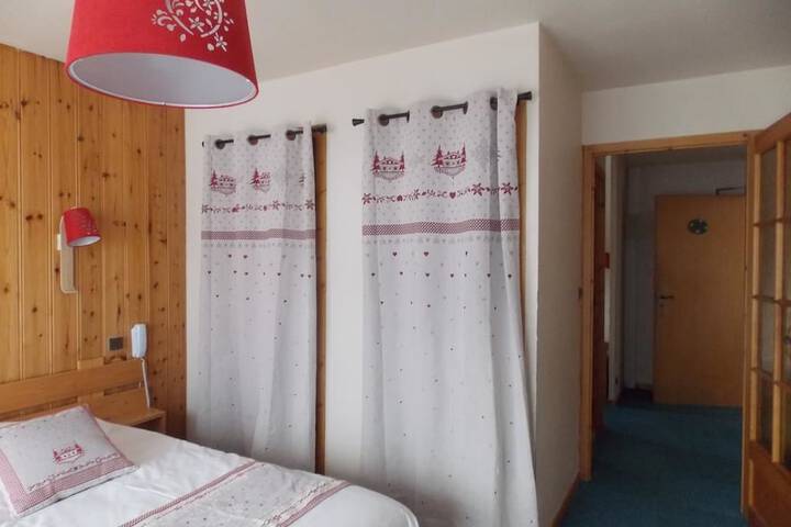 Room 4 of 47