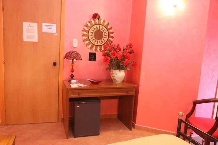 Room 5 of 13