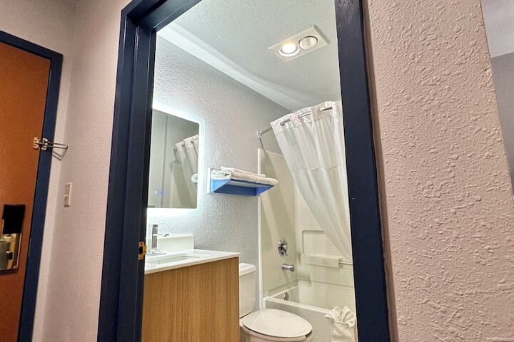 Room 20 of 34