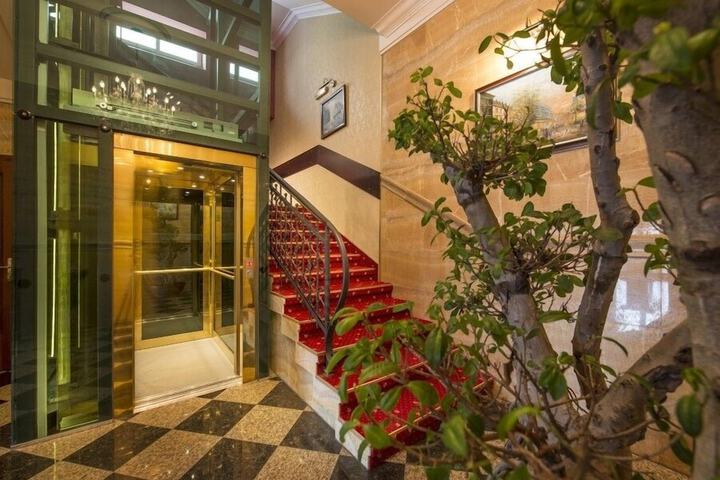 Guest Lobby