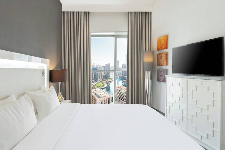 Room 30 of 107