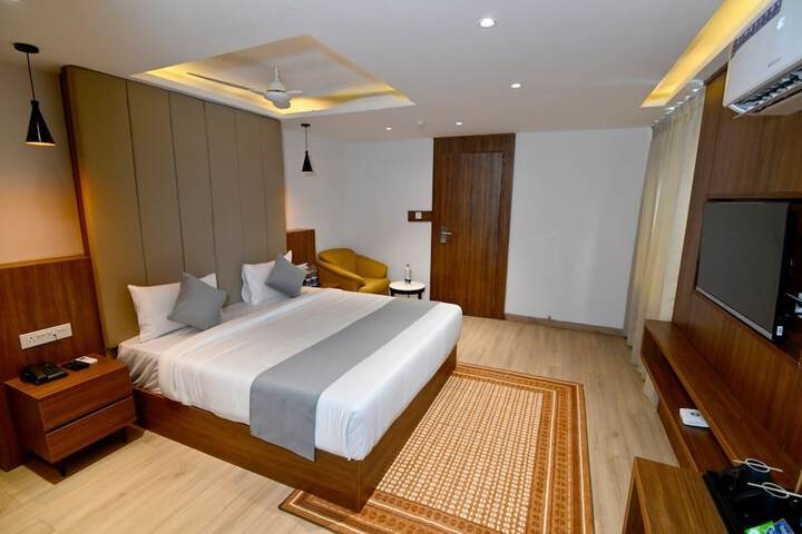 Room 14 of 30