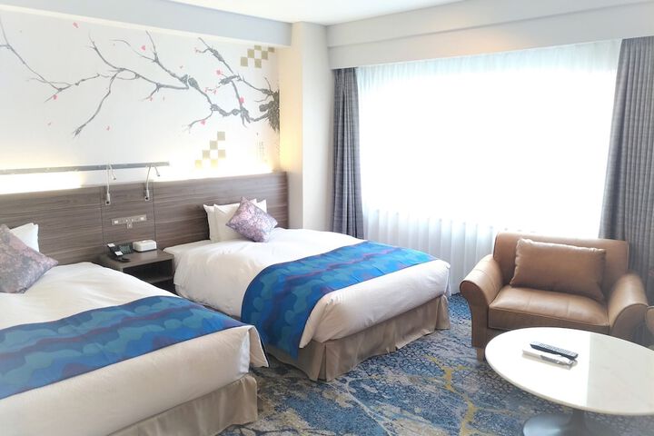 Room 17 of 43