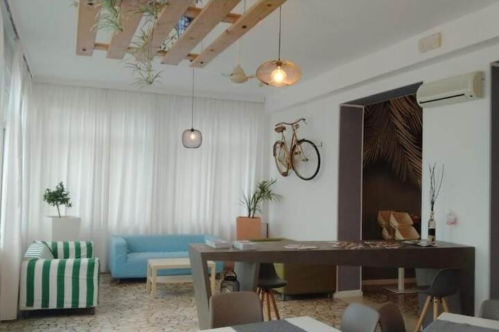 Room 11 of 24