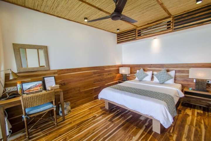 Room 2 of 44