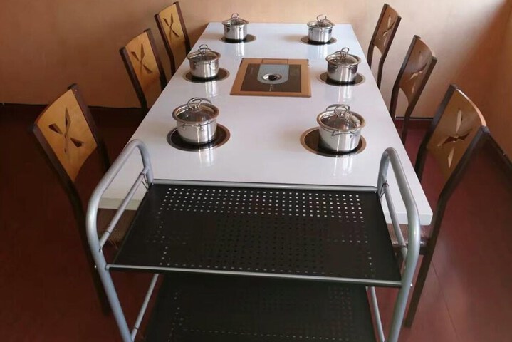 Dining 7 of 11