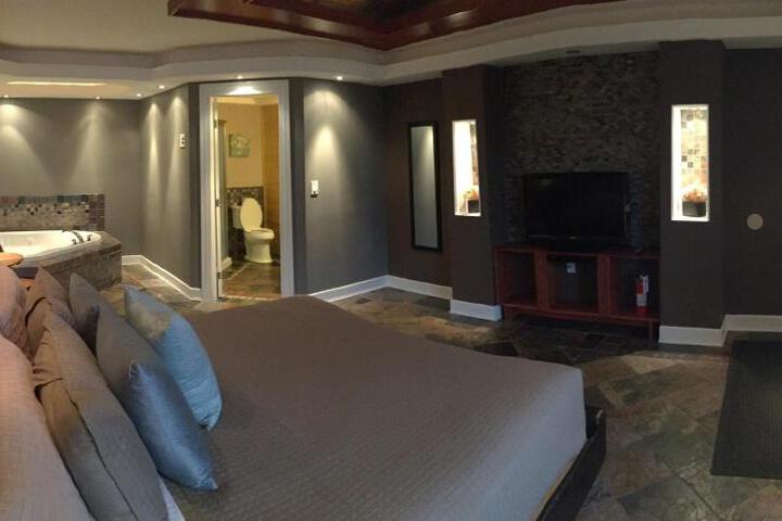 Romantic Suite (1 of 3)